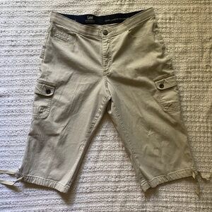Khaki Lee Classic Comfort Waistband Capris Size 12